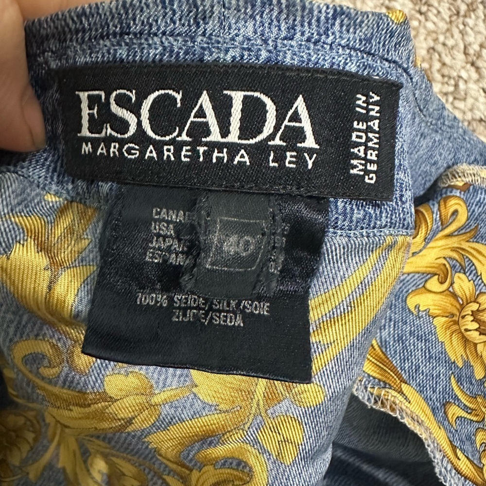 Escada Denim Printed and Gold 100% Silk Blend Top size 40 or medium - Picture 7 of 11